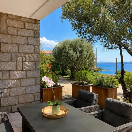 Villa Vue à 5 Minutes à Pied Du Centre De Porto-vecchio *
