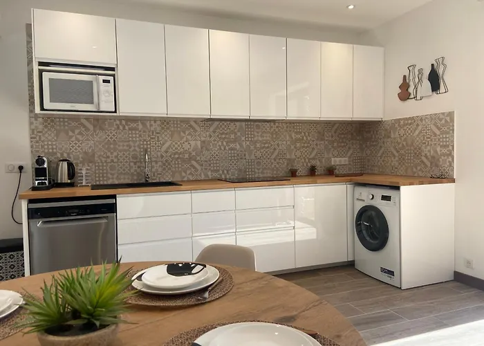 Vue A 5 Minutes A Pied Du Centre De Porto-vecchio