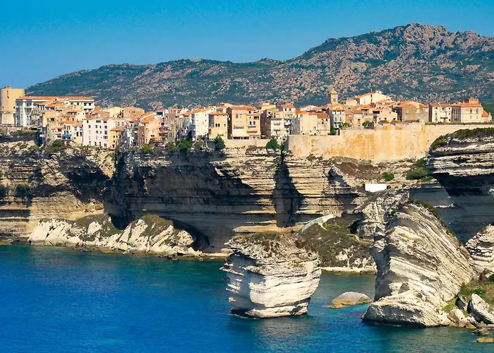 Vue A 5 Minutes A Pied Du Centre De Porto-vecchio Villa